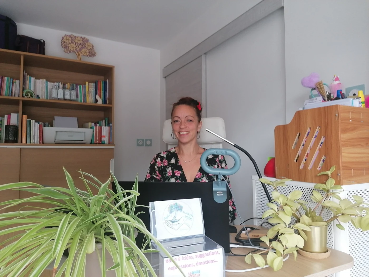 Angélique Berteaux, sophrologue, dans son cabinet à Marray