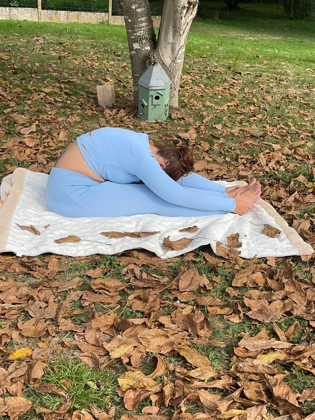 Angélique dans la pince assise, posture de Yin Yoga